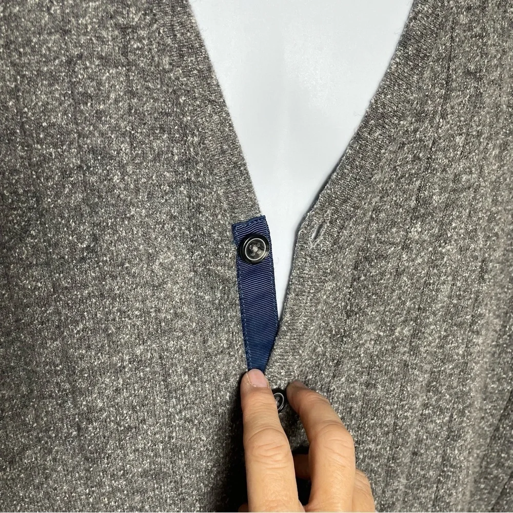 Joseph A. Bank Wool & Silk Sweater Vest Size XL 22” across chest Gray
